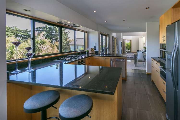 6 Watlings Place Kennedys Bush_13