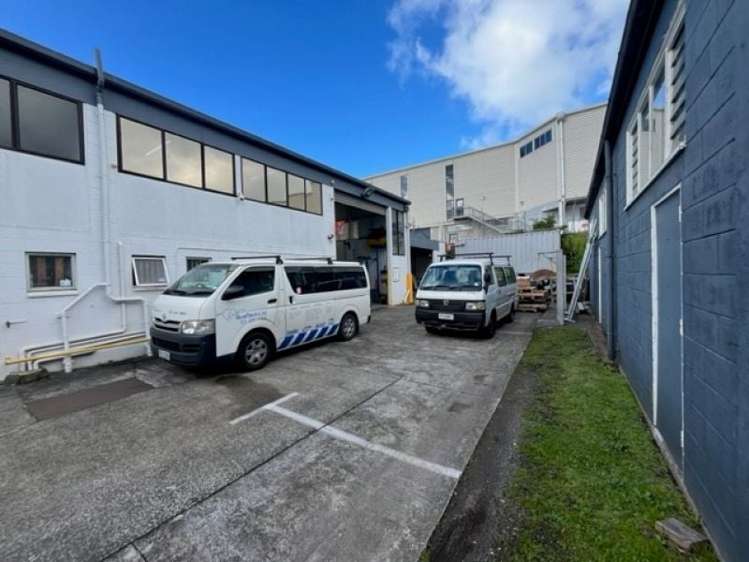 Unit 4, 5/24 Hillside Road Wairau Valley_1