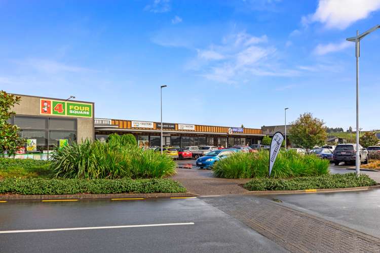 185 Lakes Boulevard Pyes Pa_19