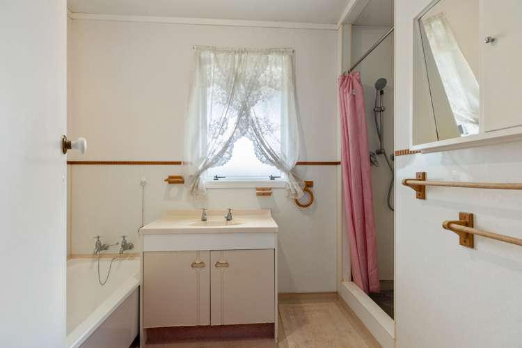 248 Levers Road Matua_11