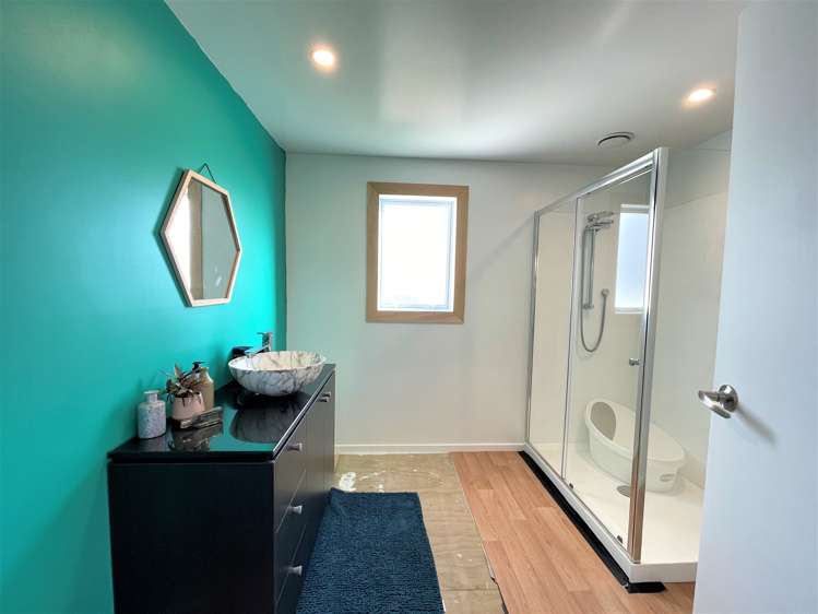 33 Main Road Owaka_10