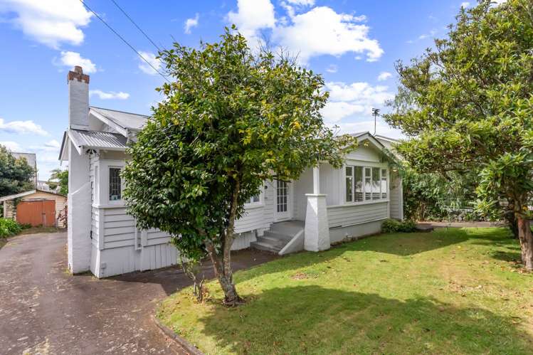 15 Rossgrove Terrace Mt Albert_14