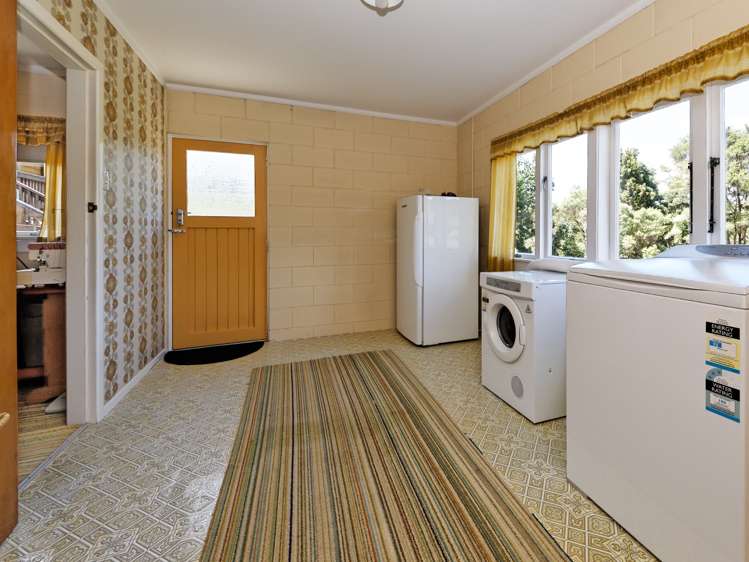 1117 Huia Road Huia_14