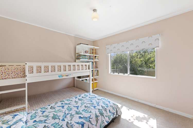 2/8 Jontue Place Clover Park_7