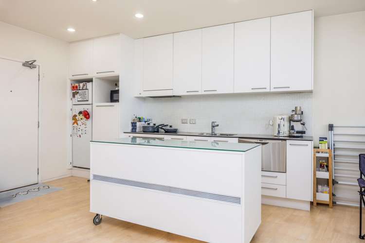 706/30 Beach Road Auckland Central_4