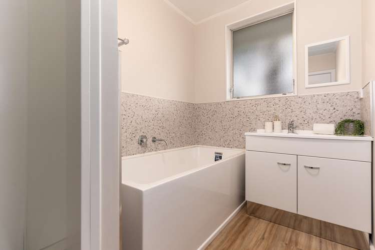 2/36A Staffa Street Woolston_8