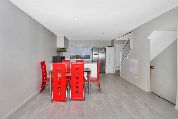 23/12 Ambrico Place New Lynn_10