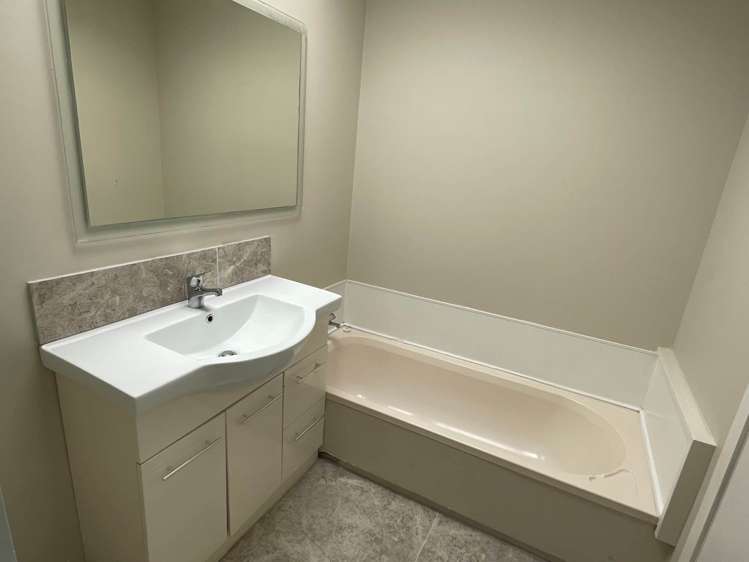 128 Edmonton Road Te Atatu South_10