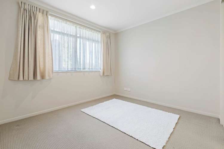 29 Aberdeen Crescent Wattle Downs_16