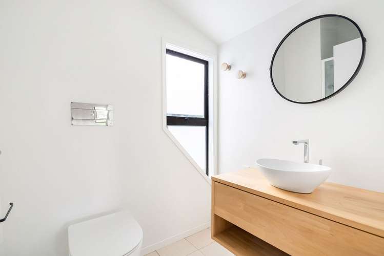2/8 Lydia Avenue 10887_6