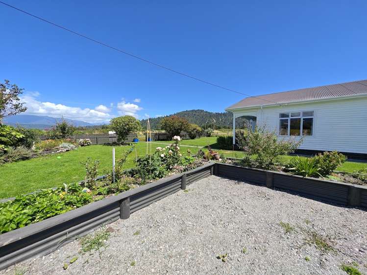 8 La Fontaine Road Harihari_11