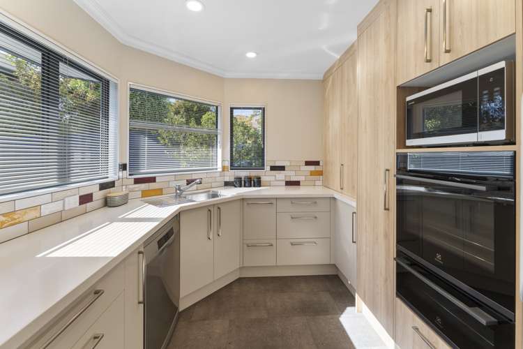 56 Olympus Way Richmond_13