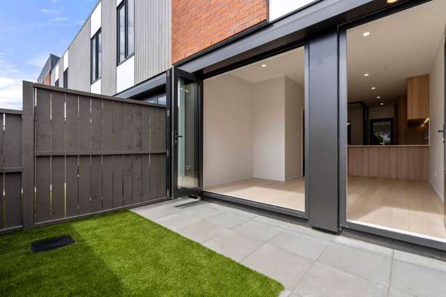 30/19 Lyon Avenue Mt Albert_1