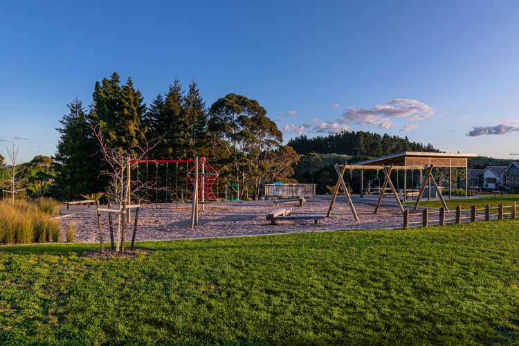 6 Paparahi Place Wainui_12