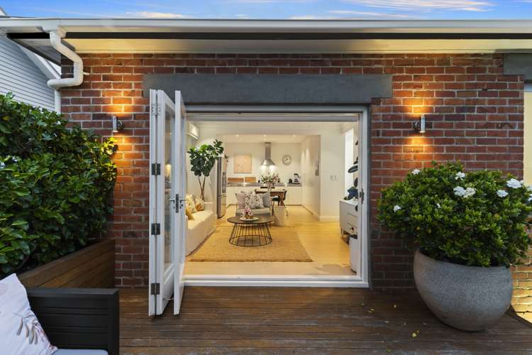 2/75 Queen Street Northcote Point_21