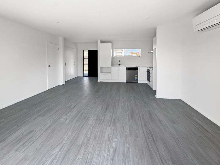 711C Worcester St Linwood_5