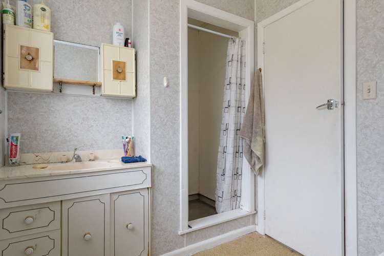 43 Mark Avenue Paparangi_11