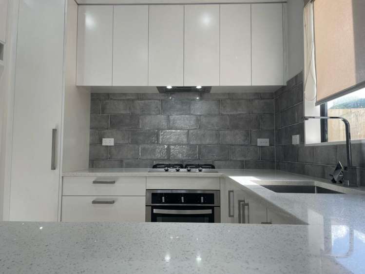 C/4 Carolyn St 10685_3