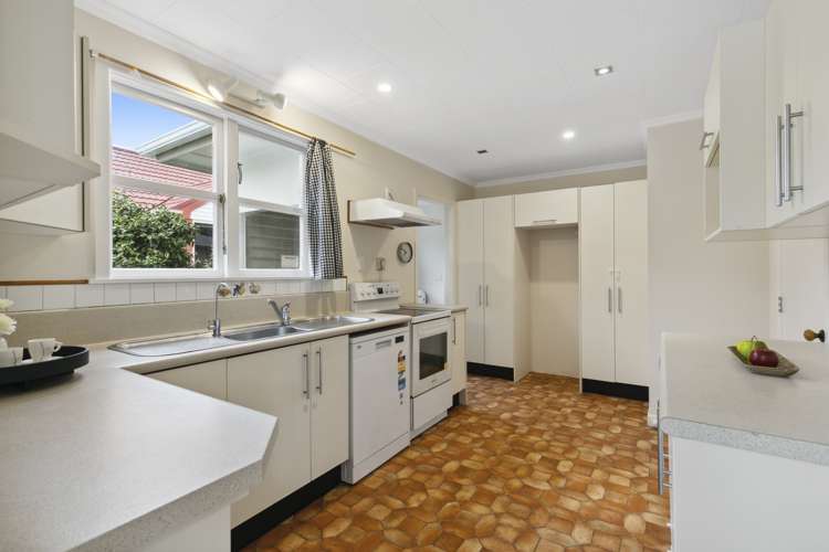 29 Collins Avenue Tawa_8