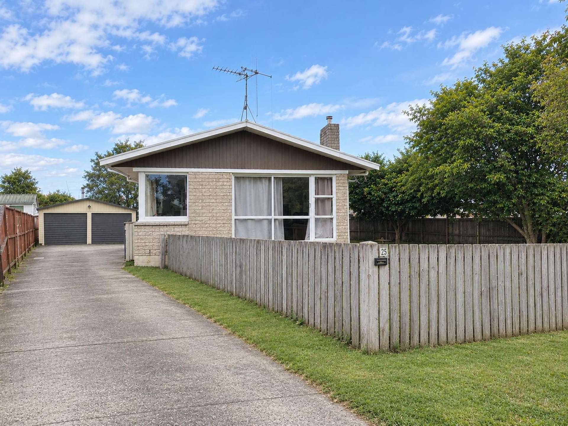 25 Rosalind St Deanwell_0