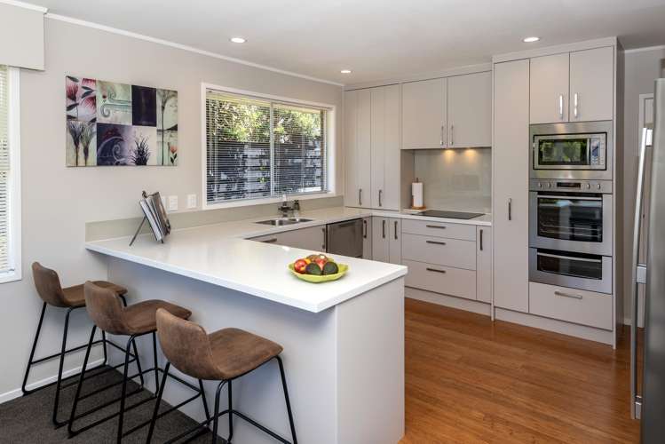 14 Pickwick Parade Mellons Bay_8