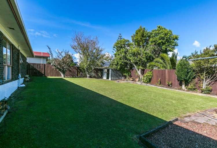 13 Matuhi Rise Henderson_14