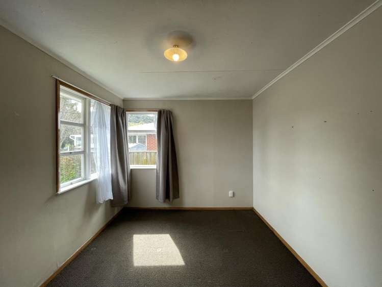 94 Pine Avenue 11305_6