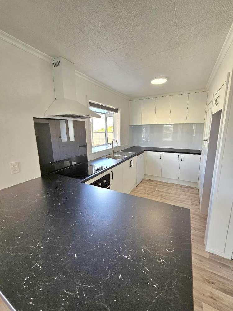 10 Paritutu Road 2164_5