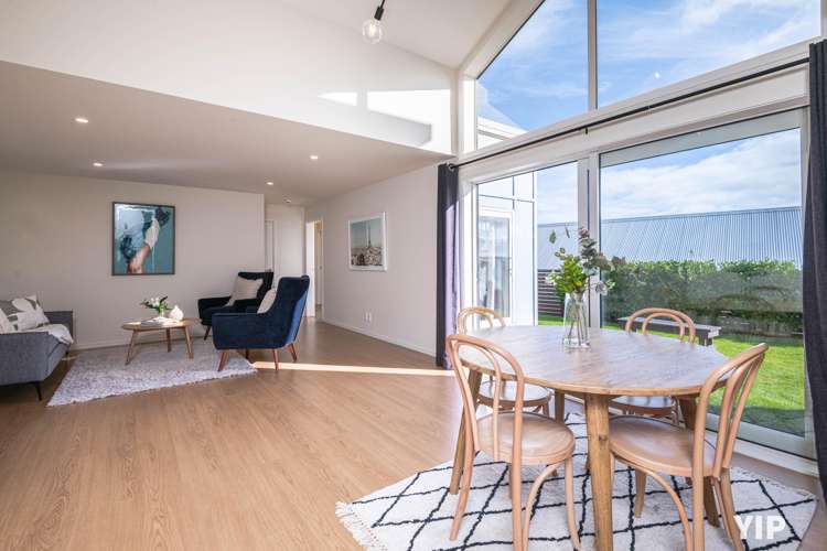 68 Cedarwood Street Woodridge_8