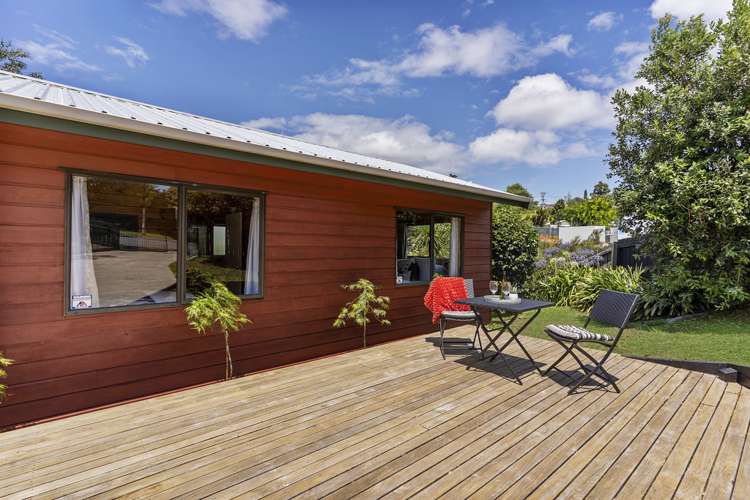 10 Woodhams Street Beach Haven_2