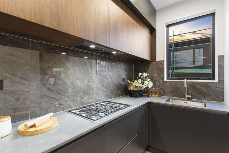 65 Headsail Drive Long Bay_10