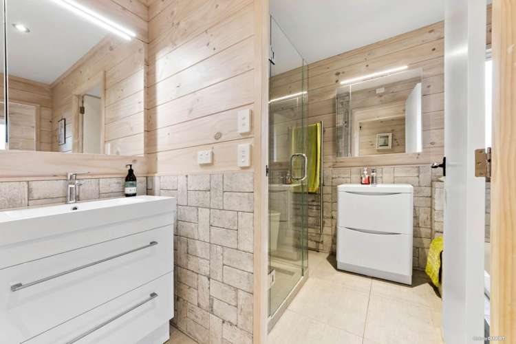 93 Oaia Road Muriwai_21