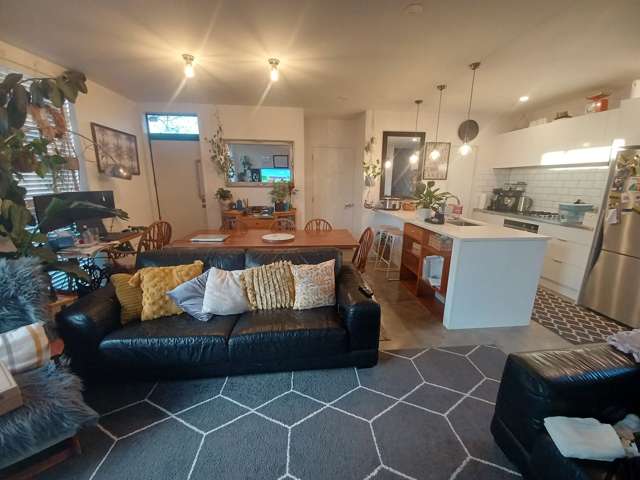 Fantastic 3bed 2 bath townhouse in great location