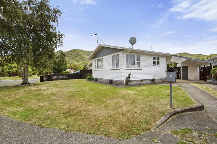 7 Kentucky Street Totara Park_13