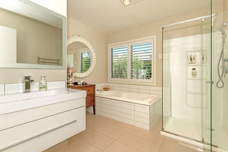 6 Ferris Crescent Wainui_12