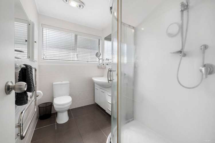 75 Glenvar Road Torbay_12