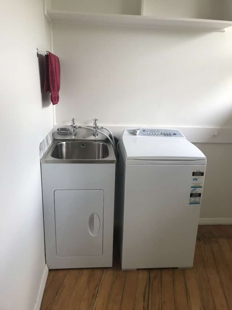 103 Hall Street 11373_5