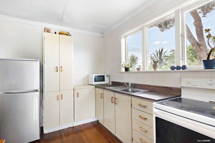 1/4 Ambler Avenue Glen Eden_11