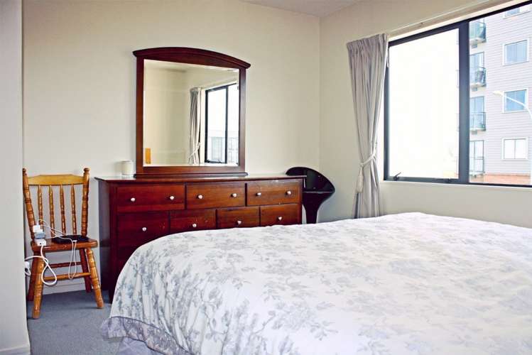 4/12 Crown Lynn Place New Lynn_4