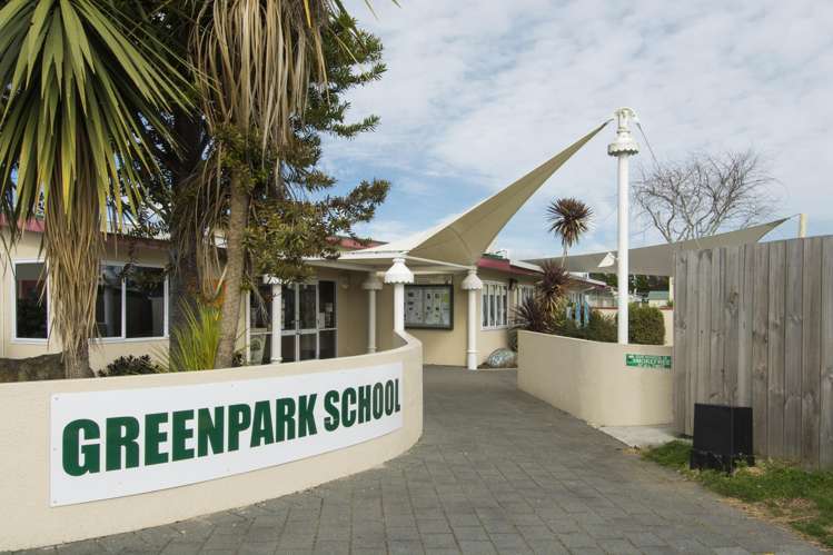 4/7 Greenpark Way Greerton_10