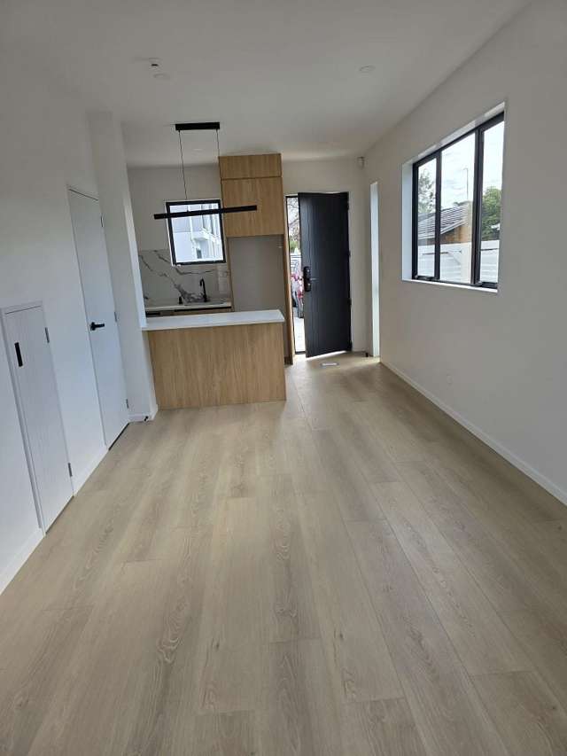 8/234 Te Atatu Road Te Atatu South_2