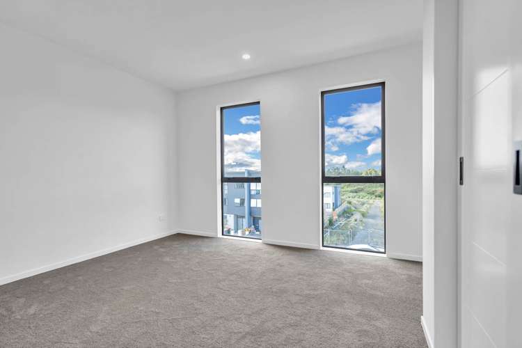 15 Papatahi Lane Flat Bush_8