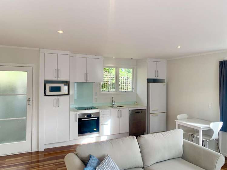 12A McDowall Place 10469_5