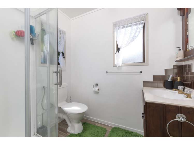 8 Cornwall Street Te Atatu South_18