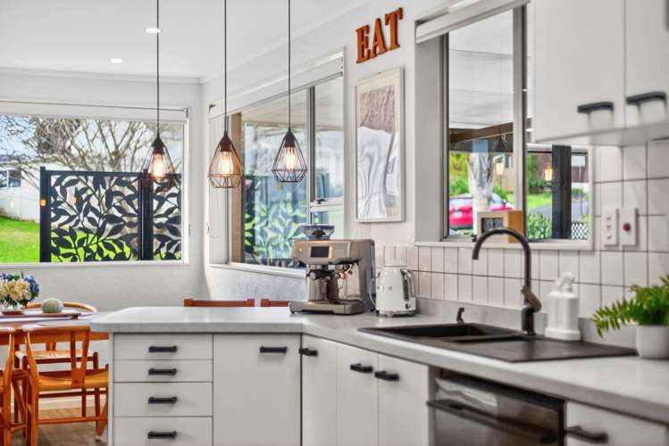 7 Tyrian Close Half Moon Bay_14