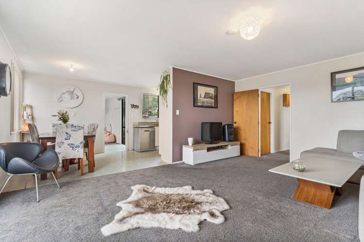 2/114 Kervil Avenue Te Atatu Peninsula_6