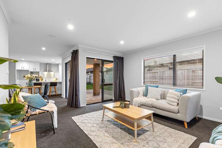 81 Puhirake Crescent Pyes Pa_3