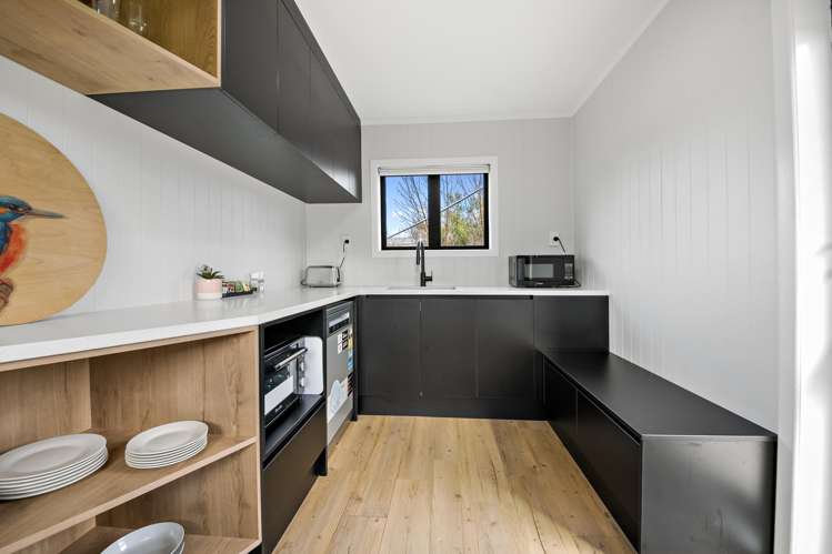 5A & 5B Waipouri Road Mangere_4