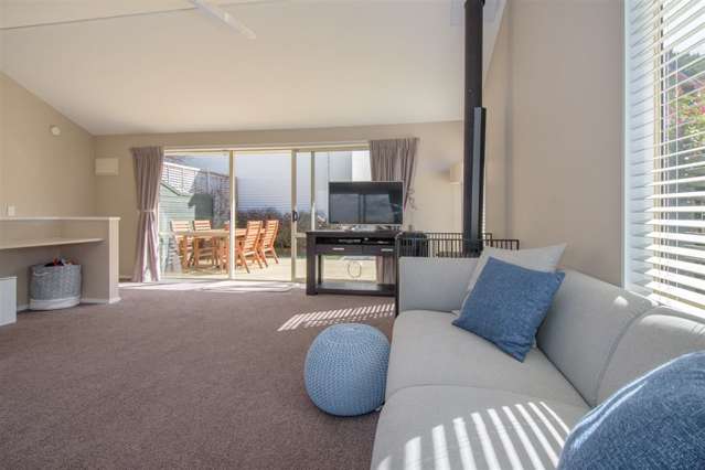 2a Bird Place Fernhill/Sunshine Bay_2