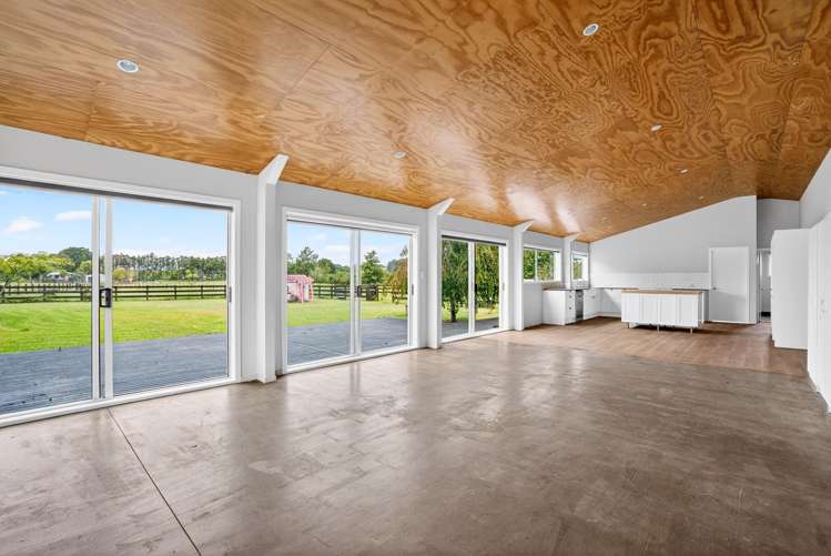 61 Boord Crescent Kumeu_21